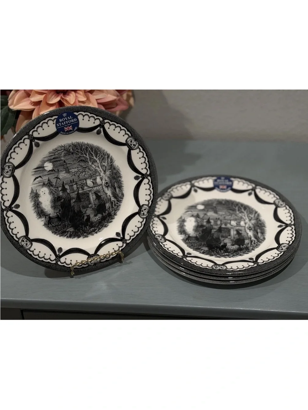 ROYAL STAFFORD WITCH COVEN SET OF 4 SALAD-PLATES HALLOWEEN WITCHES GHOST